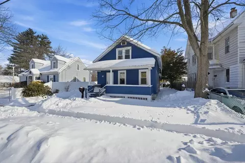 87 Fenwick St, Springfield, MA 01109 photo 2