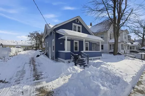 87 Fenwick St, Springfield, MA 01109 photo 3