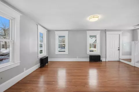 87 Fenwick St, Springfield, MA 01109 photo 5
