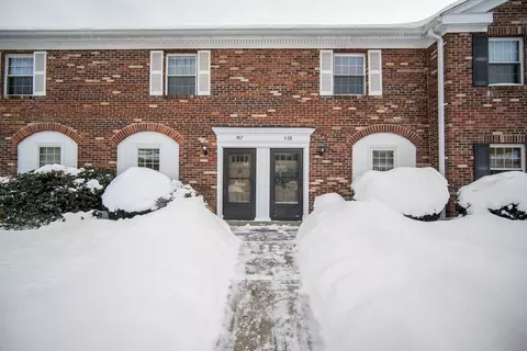 907 Windsor Dr #907, Framingham, MA 01701