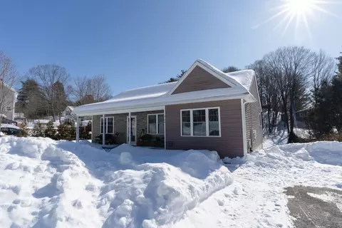 36 Nelson St, Warren, MA 01083 photo 3