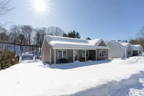 36 Nelson St, Warren, MA 01083 photo 2