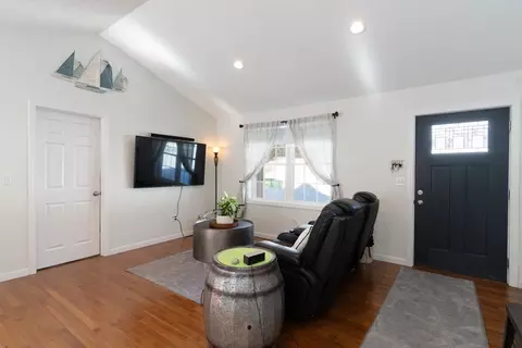 36 Nelson St, Warren, MA 01083 photo 11