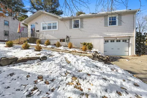 44 Arapahoe Rd, Bellingham, MA 02019