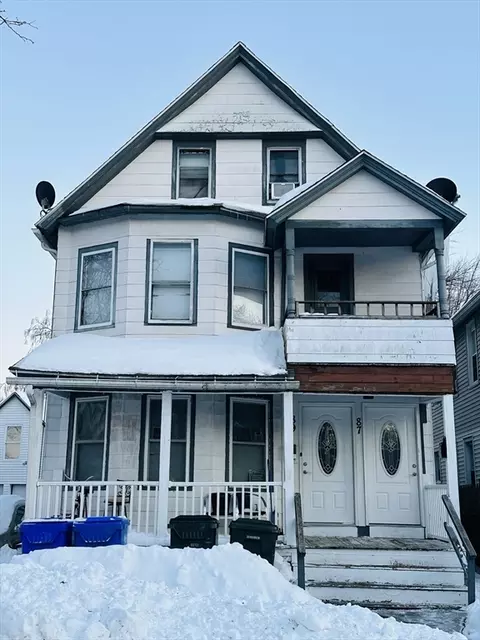 89 Cedar St, Springfield, MA 01105 photo 2