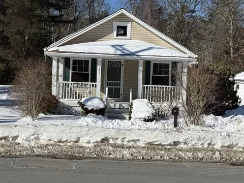 703 Mill St, Marion, MA 02738