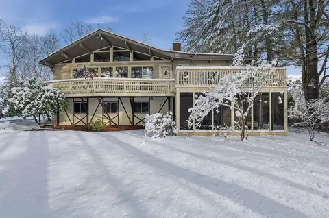 6 Jessie Ln, Berkley, MA 02779