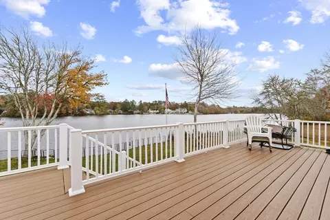 91 Agawam Lake Shore Dr, Wareham, MA 02571 photo 7
