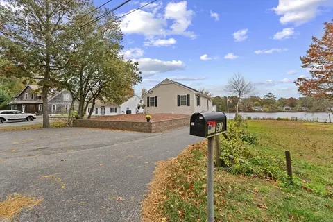 91 Agawam Lake Shore Dr, Wareham, MA 02571 photo 4