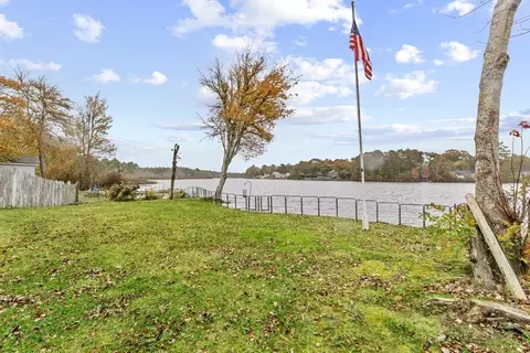 91 Agawam Lake Shore Dr, Wareham, MA 02571 photo 5