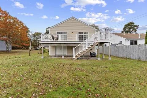 91 Agawam Lake Shore Dr, Wareham, MA 02571 photo 6