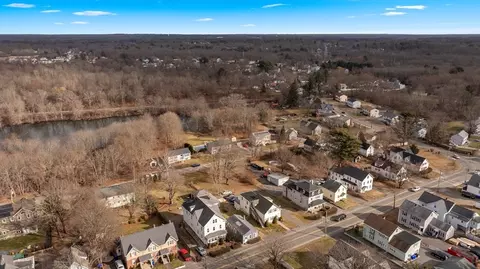 76 Plain St, Taunton, MA 02780