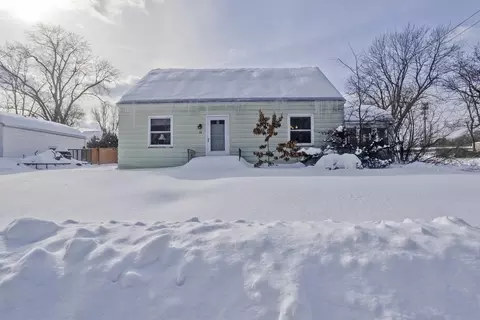 54 Dudley St, Wilbraham, MA 01095
