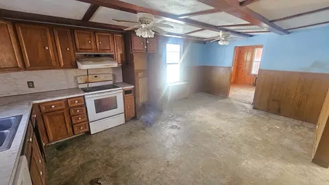 Entry Way - 118 Wait, Springfield, MA 01104 photo 1 of 2