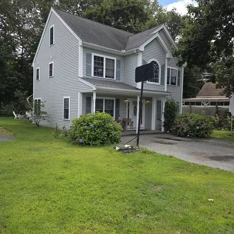 11 Orchard St, Tewksbury, MA 01876