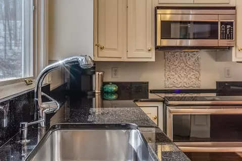 697 Florence Rd, Northampton, MA 01062 photo 8