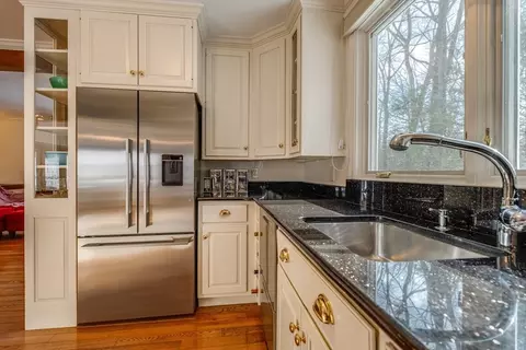 697 Florence Rd, Northampton, MA 01062 photo 7