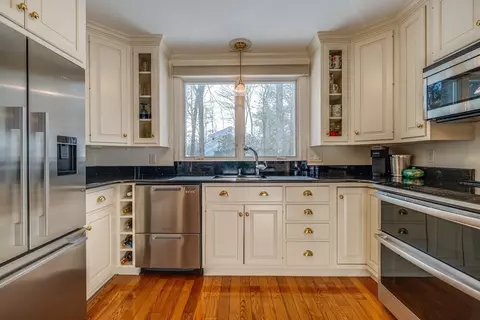 697 Florence Rd, Northampton, MA 01062 photo 5