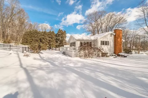 697 Florence Rd, Northampton, MA 01062 photo 4