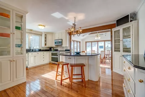 697 Florence Rd, Northampton, MA 01062 photo 6