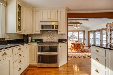 697 Florence Rd, Northampton, MA 01062 photo 9