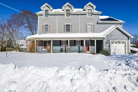 46 Lilac Ave, Somerset, MA 02726