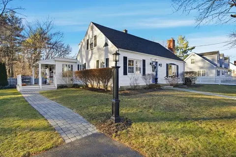 17 Carson Avene, Wilmington, MA 01887