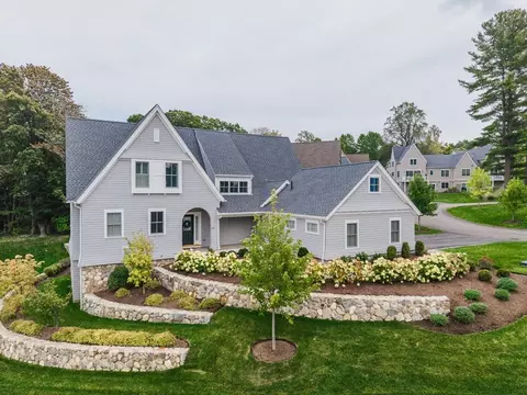 69 Wolcott Woods Ln #69, Milton, MA 02186