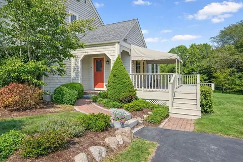 7 Hamlin St, Acushnet, MA 02743 photo 2