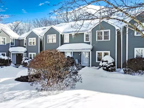 551 Hildreth St #10, Dracut, MA 01826
