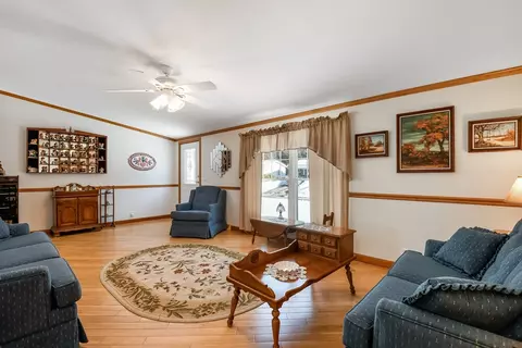 22 Bayberry Dr, Gardner, MA 01440 photo 9