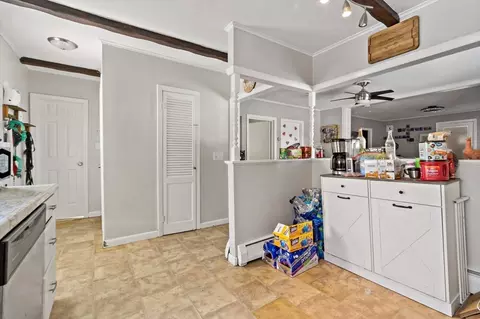 Entry Way - 677 Oak Grove Ave, Fall River, MA 02720 photo 2 of 3
