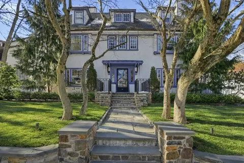 43 Druce St, Brookline, MA 02445