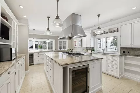 43 Druce St, Brookline, MA 02445 photo 8