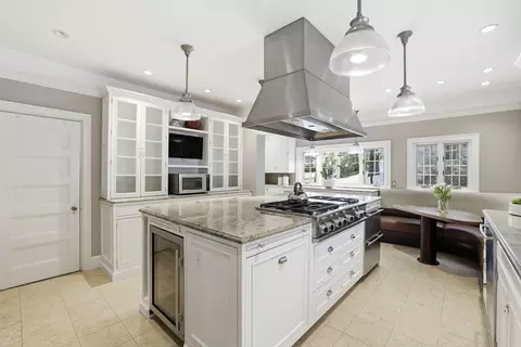 43 Druce St, Brookline, MA 02445 photo 9