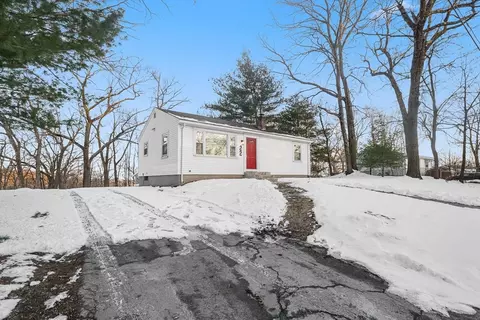 22 Outlook Dr, Worcester, MA 01602