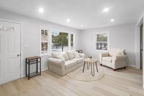 Living - 22 Outlook Dr, Worcester, MA 01602 photo 1 of 2