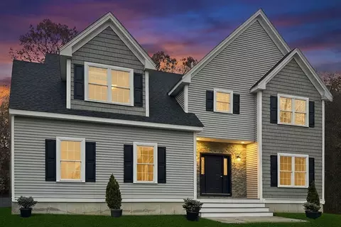 27 Coleman Ave, Attleboro, MA 02703