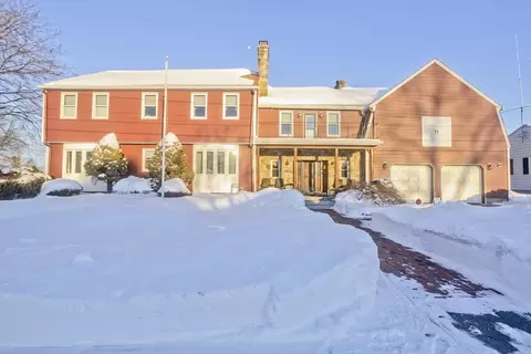 119 Oakridge St, Chicopee, MA 01020