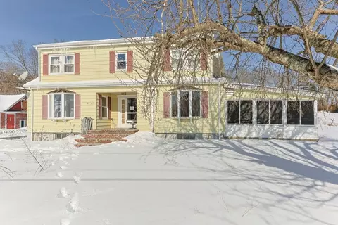 320-322 Old Bedford Rd, Westport, MA 02790