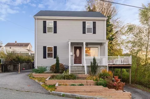29 Valentine St, Fall River, MA 02720