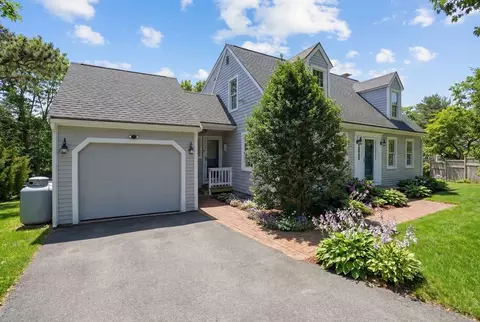 12 Rachael Ln, Duxbury, MA 02332