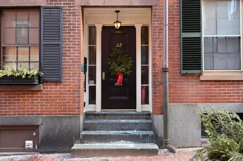 32 Temple St #3, Boston, MA 02114