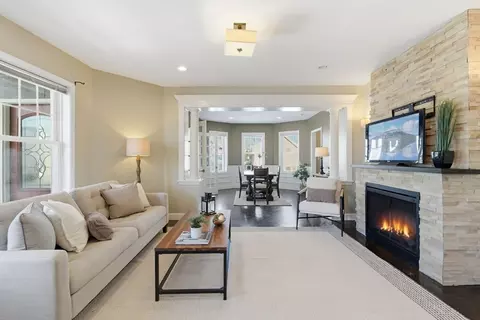 108-110 Burrill St #1, Swampscott, MA 01907