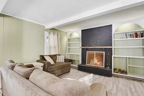 Living - 474 Chestnut St, Athol, MA 01331 photo 2 of 3
