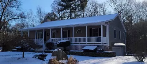 75 Laurie Ln, Swansea, MA 02777