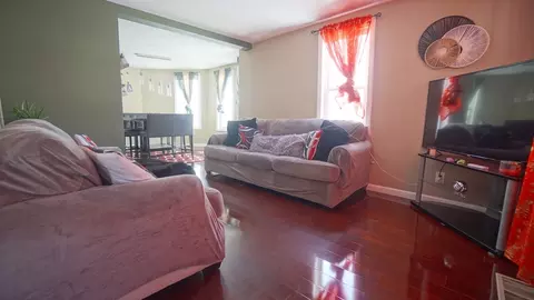 41 Olive St, Springfield, MA 01109 photo 3