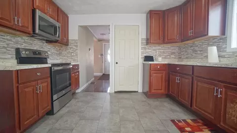 41 Olive St, Springfield, MA 01109 photo 17