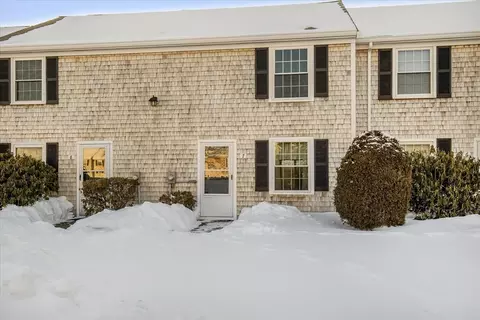 135 W Main St #7, Hyannis, MA 02601