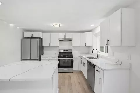 Kitchen - 24 Deer Path #5, Maynard, MA 01754 photo 4 of 5